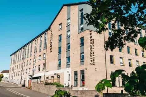 1 Room Flat 75m² Aberdeen - Private Kitchen & Workspace