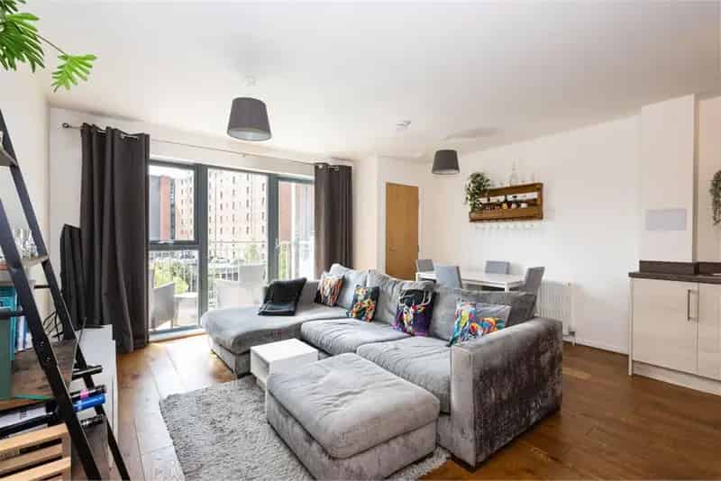 3 Bed Flat Stunning Arthur's Seat Views Leith