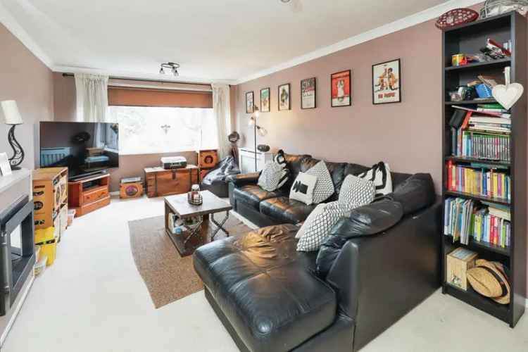 2 Bedroom Flat for Sale Vesey Road No Upward Chain