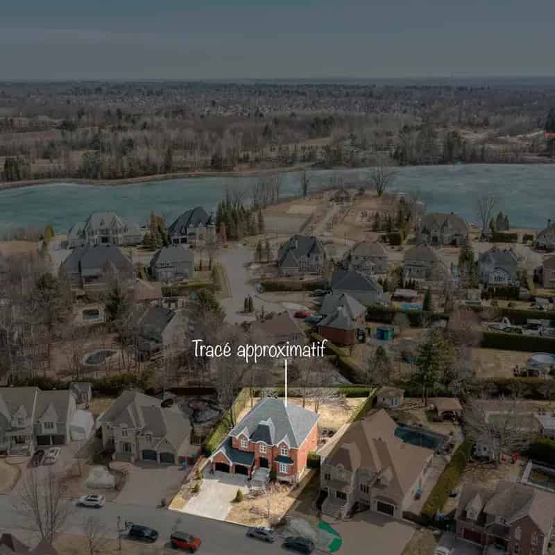 5 Bedroom House for Sale in Blainville-sur-le-Lac