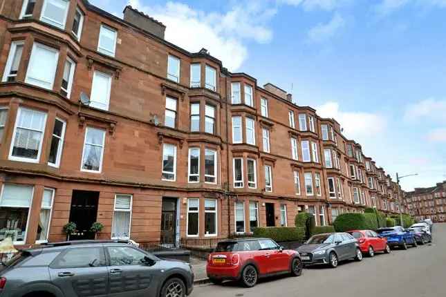 Spacious Flat for Sale in Waverley Gardens Shawlands G41