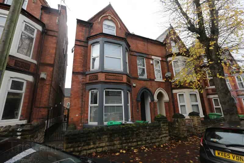 8 Bedroom Student House to Rent Near Nottingham University