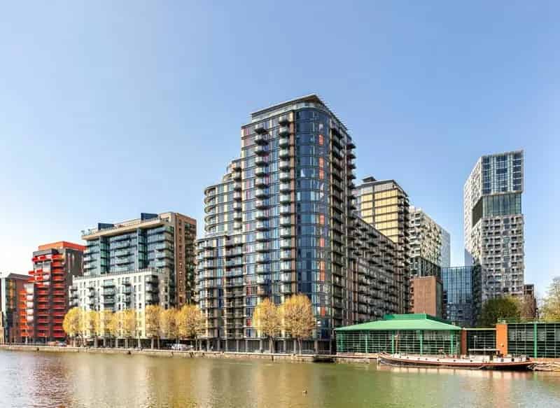Two Bedroom Apartment near South Quay
