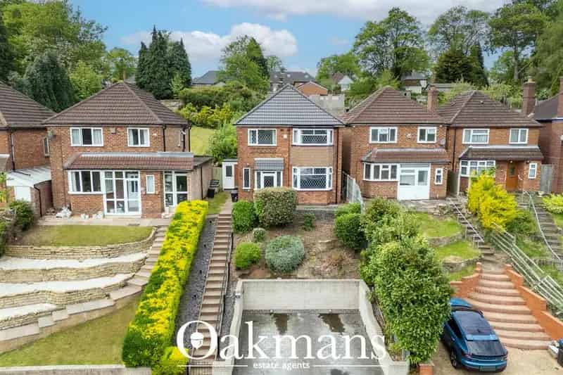 3 Bedroom Detached House For Sale Near Sandwell Valley Park