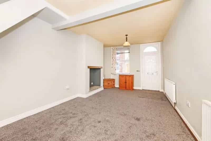 2 Bedroom House For Sale Near City Centre