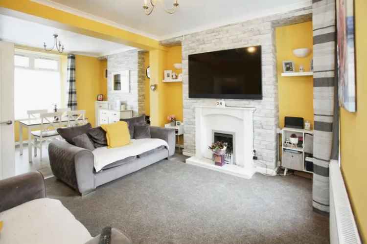 3 Bedroom Terraced House Near Amenities
