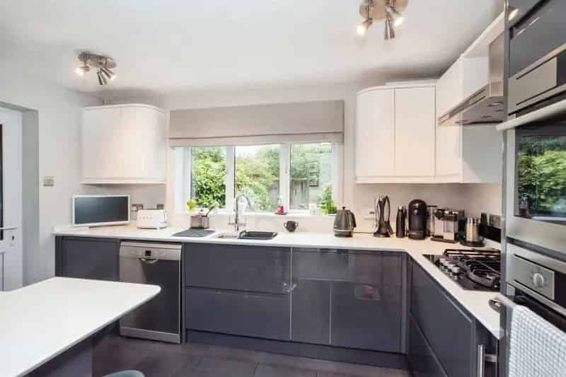 4 Bedroom Detached House Nash Mills Canal Area Family Home