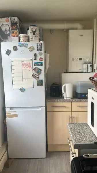 One Bed Top Floor Flat Near Battersea Power Station