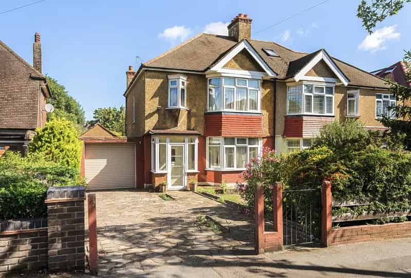 3 Bedroom Semi Detached House For Sale Modern Auction