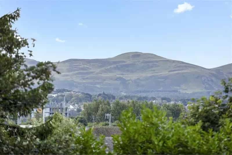 3 Bed Upper Villa Murrayfield Stunning Pentland Hills Views