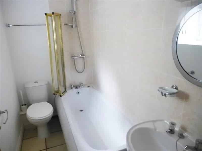 4 Bedroom House with Parking and Garden - Available Now