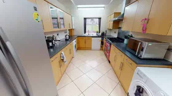 7 Double Bedroom House in Birmingham