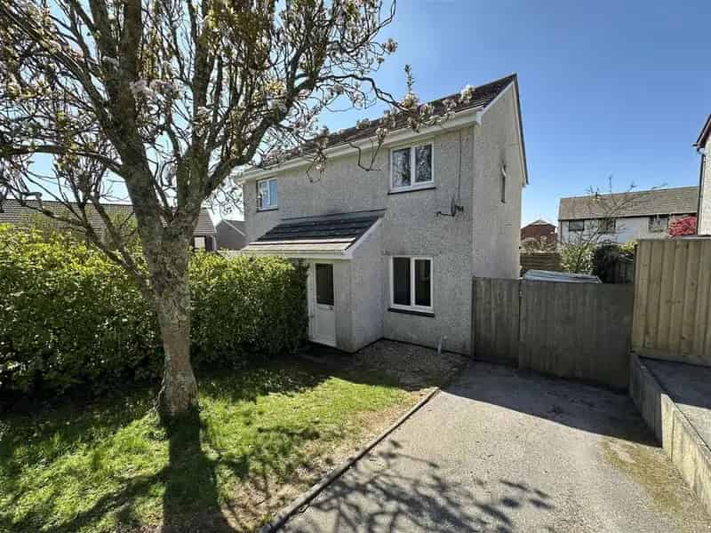 2 Bedroom Semi-Detached House for Sale