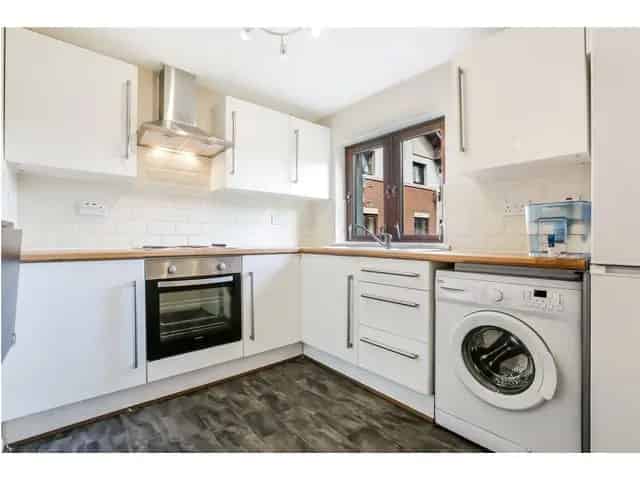 3 Bedroom Flat for Sale Near Amenities and Transport