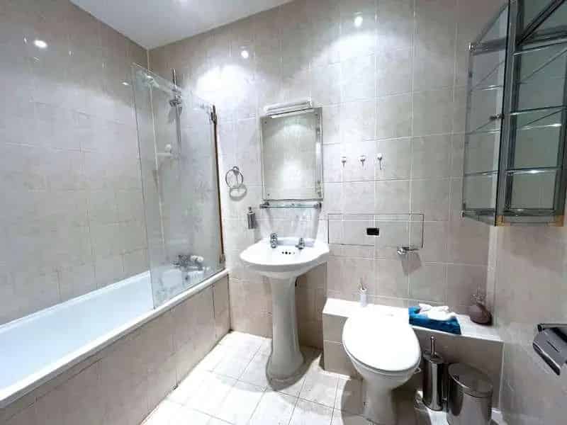 2 Bed Flat for Sale near London Business School