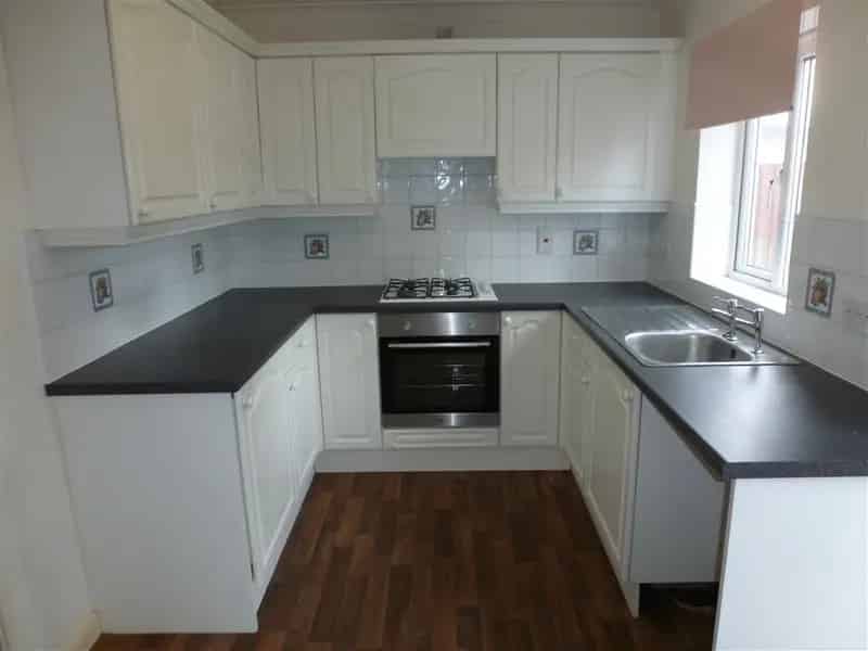 2 Bed Semi-Detached House with Off-Road Parking and Garden