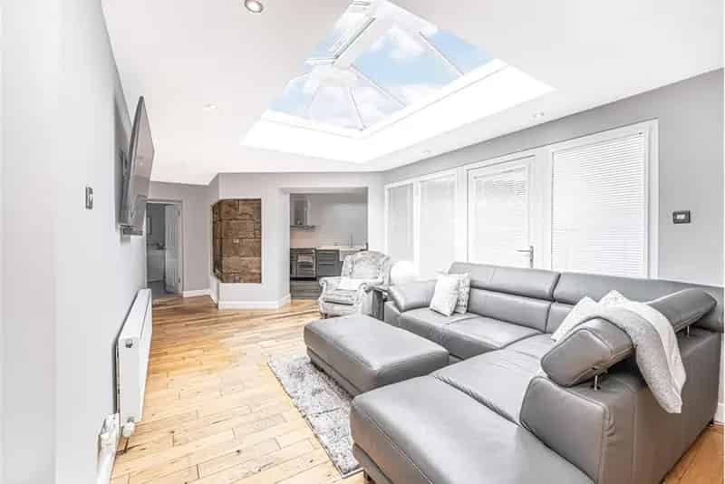 4 Bed Detached Cottage with 2 Reception Rooms and Triple Garage