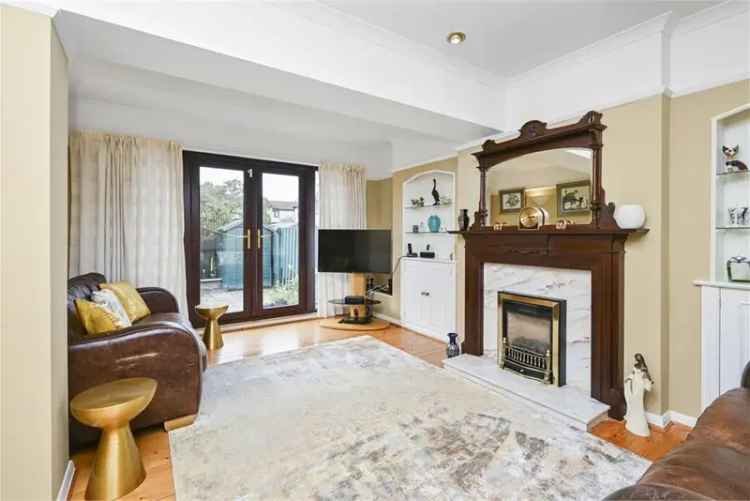 4 Bed Townhouse with Driveway and Private Garden in Edinburgh