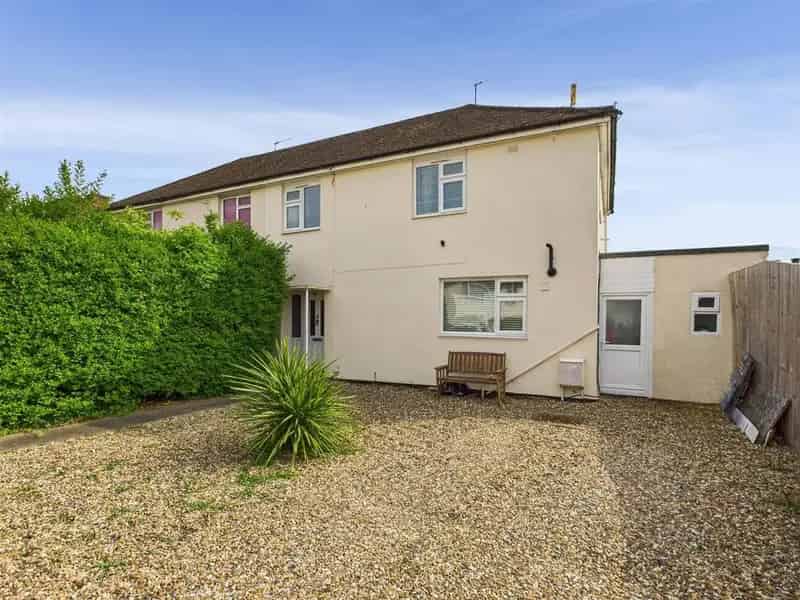 3 Bedroom Semi-Detached House for Sale