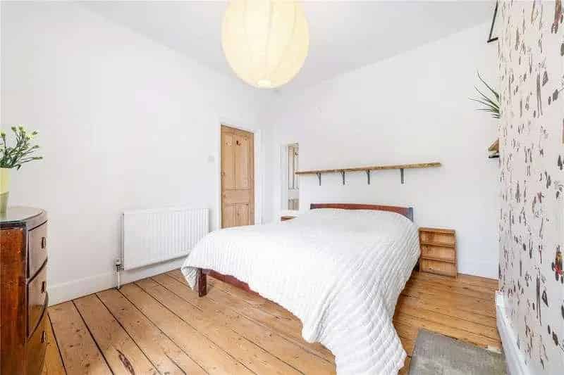 3 bed flat for sale