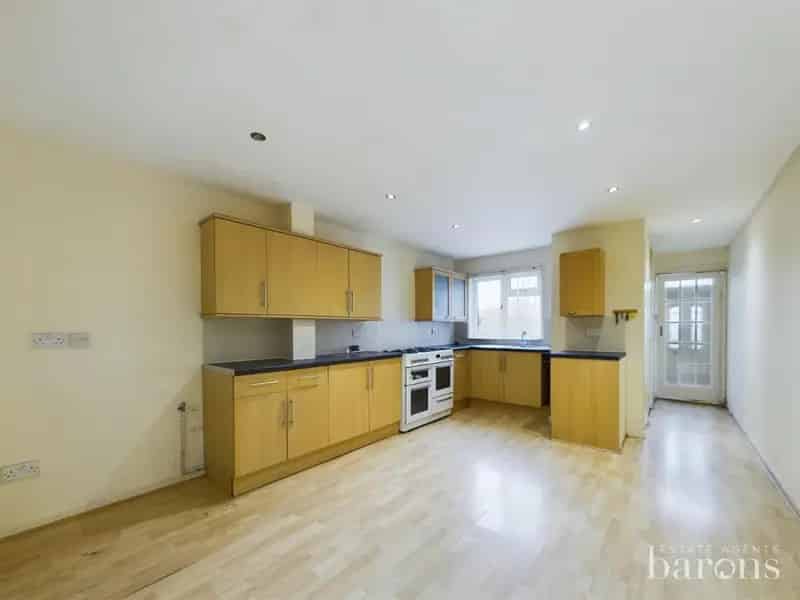 3 Bed 3 Storey Mid Terrace House for Sale