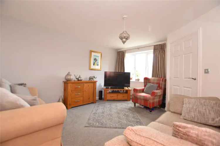 House For Sale in Leeds, England