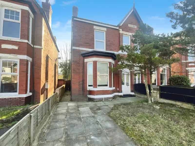 4 Bedroom Semi Detached House to Rent Southport