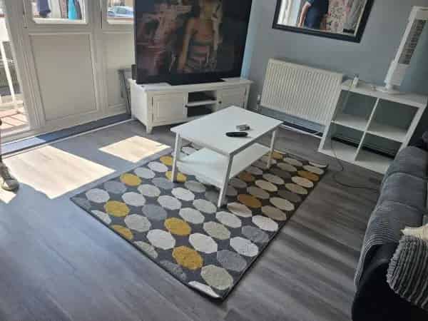2 Bedroom 1st Floor Maisonette Near Gravesend Town Centre