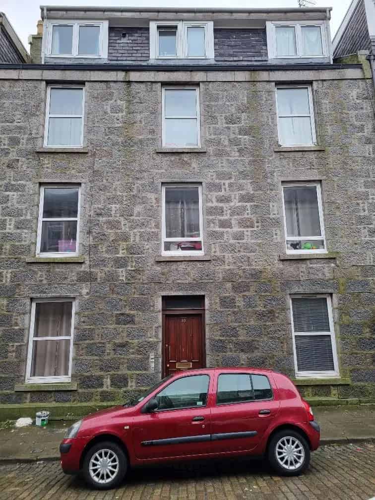 One Bedroom Flat City Centre Close Ideal First Time Buy or Investment