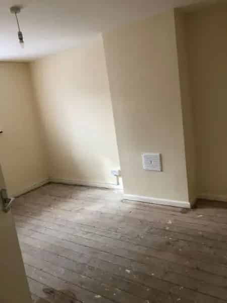 Walthamstow Central Maisonette 2 Double Bedrooms 2 Balconies