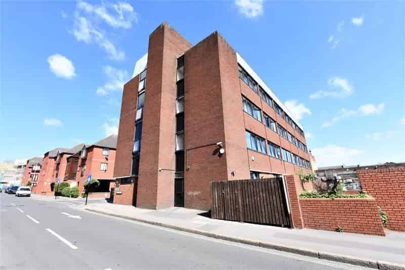 2 bedroom Flat
 To Rent