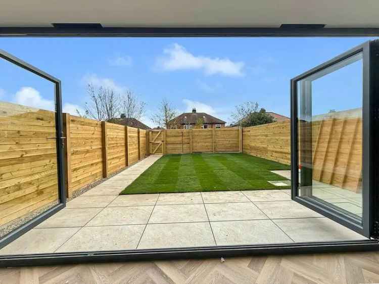 3 Bedroom Semi Detached House for Sale Scarborough YO12