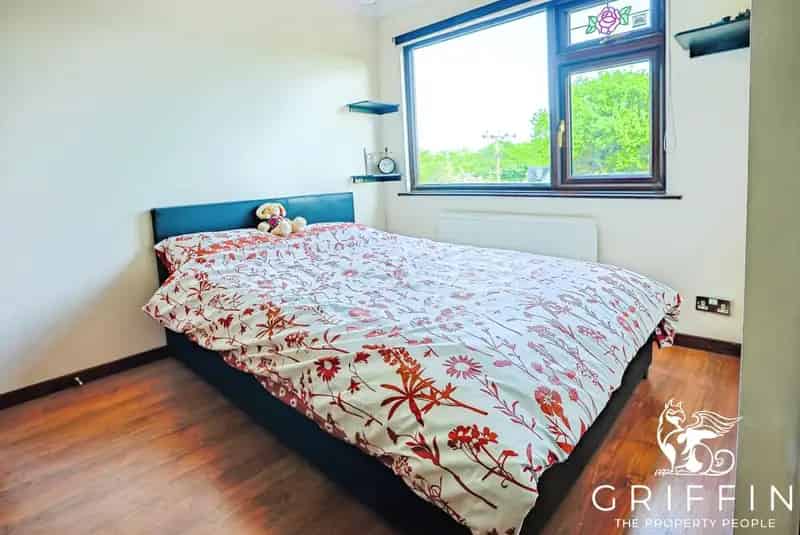 4 Bed Detached Farmhouse with 1.25 Acres, Stables & Garages