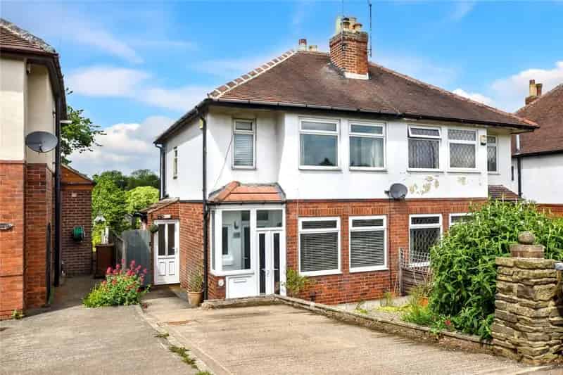 Three Bedroom Semi Detached House New Farnley