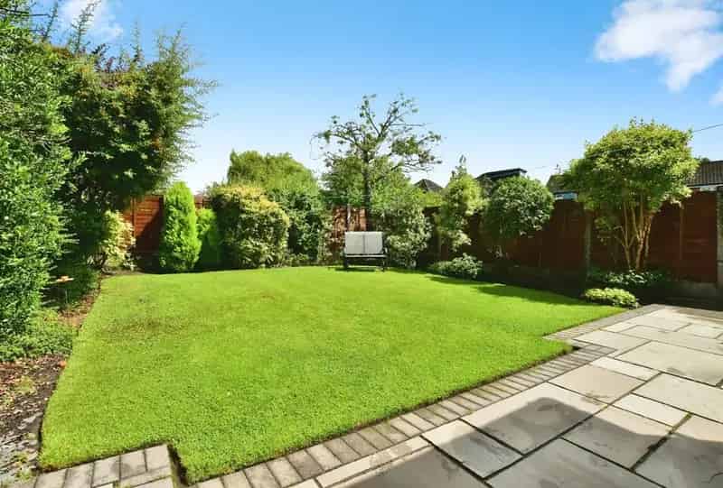 3 Bedroom Detached House for Sale Cheadle Hulme