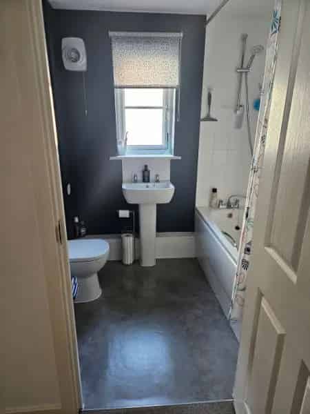 Ground Floor Apartment Block of 6 Pets Allowed