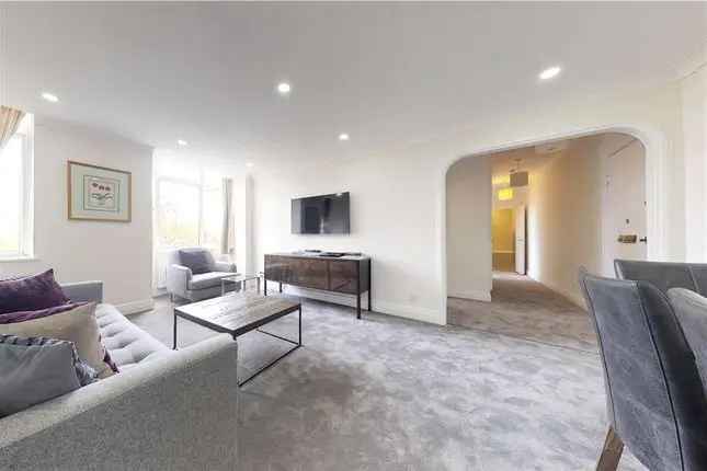 Flat for sale in Sloane Street, London SW1X