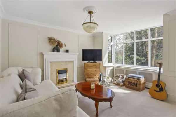 3 Bed Detached House Large Plot Luton