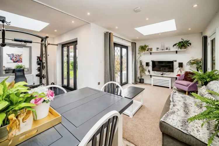 Bungalow For Sale in Mandeville Road, Aylesbury, England