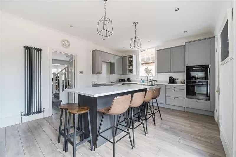6 Bed House for Sale Caversham Heights