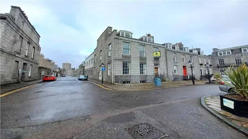 City Centre Office with Secure Car Parking