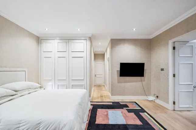 Flat to rent in Holland Park, Holland Park W11