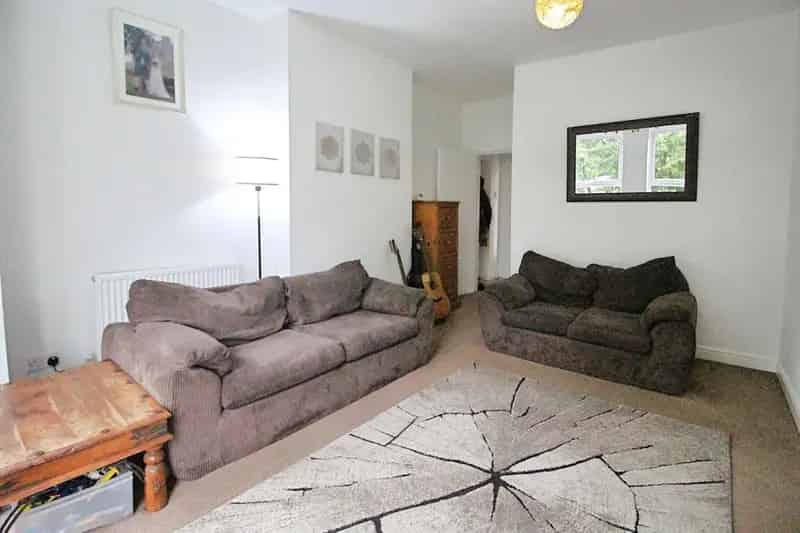 2 bedroom Flat
 For Sale