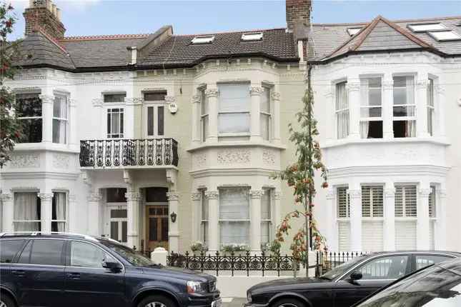 Terraced House for Sale in Fulham SW6