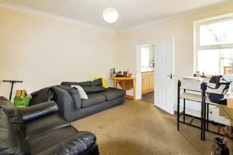 3-Bed Victorian Home Near City Centre