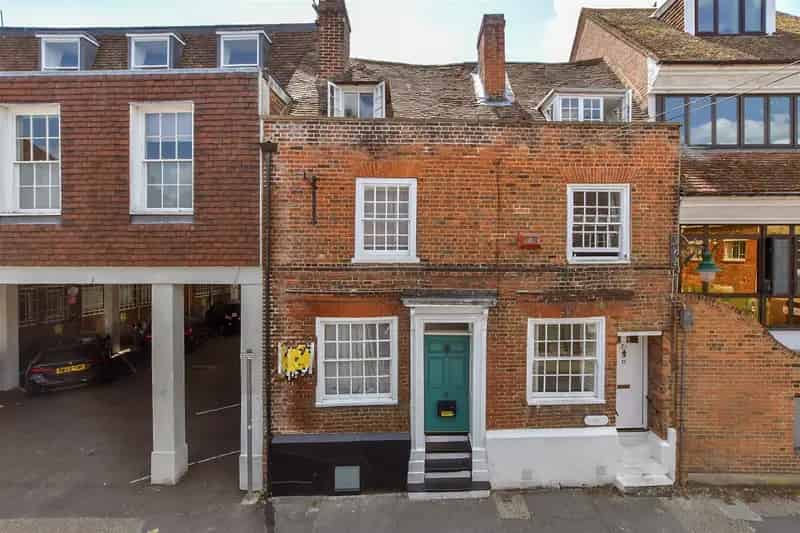 2 Bedroom Terraced House Canterbury City Centre