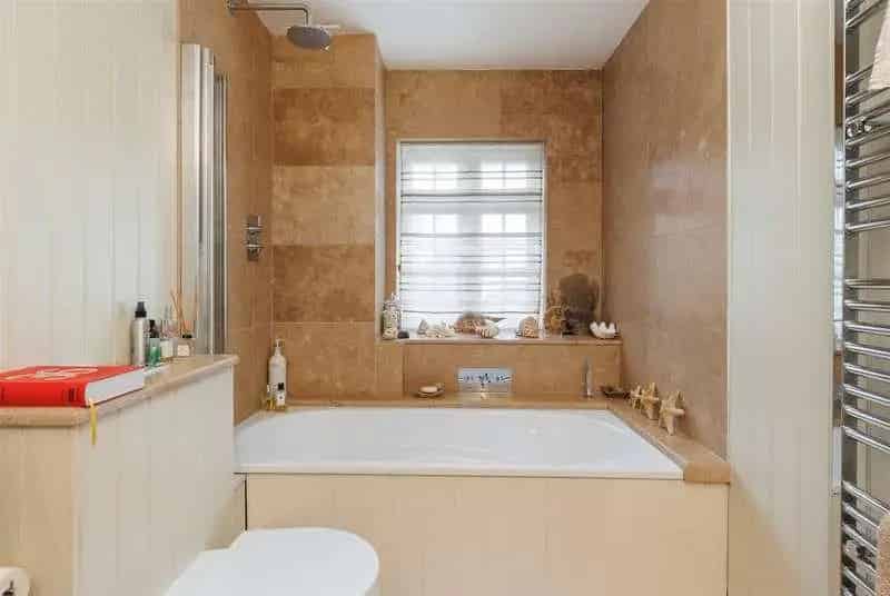 6 Bed House for Sale Near Swains Beach
