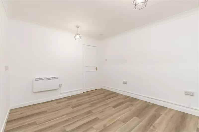 2 Bed Flat Newington Basement Flat Young Professionals Investors