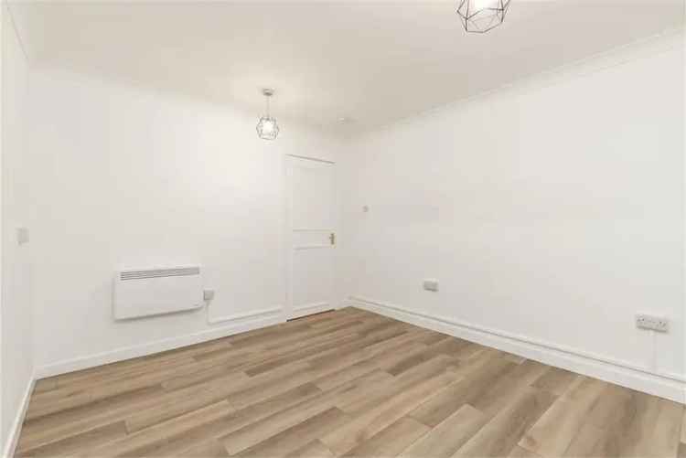 2 Bed Flat - Basement with 1 Reception Room