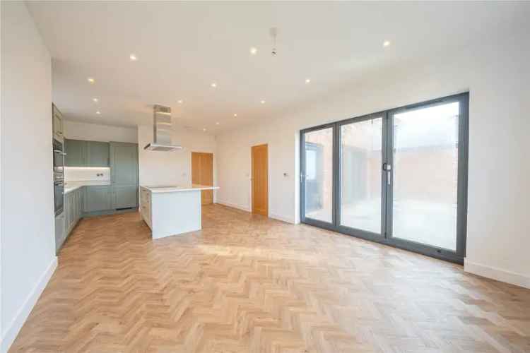 House For Sale in London, England